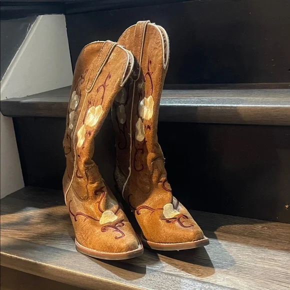 Nomad Tan Embroidered Heeled Boots - Picture 2 of 5